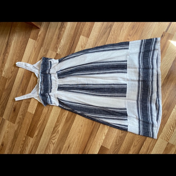 White casual summer dress with blue stripes - Picture 2 of 3
